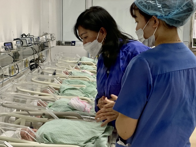 Những em bé tí hon trong hành trình vượt cửa tử - 2