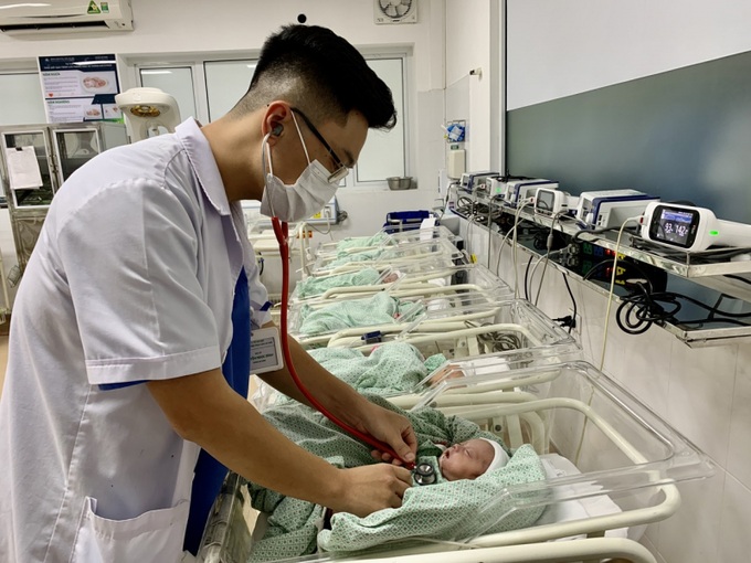 Những em bé tí hon trong hành trình vượt cửa tử - 4