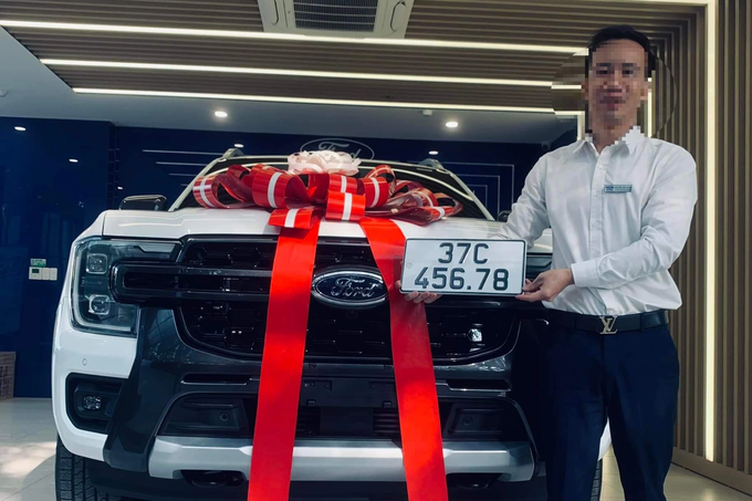 Xe bán tải biển sảnh tiến Nghệ An mới được cấp, có chi tiết gây bất ngờ - 1 Xe bán tải biển sảnh tiến Nghệ An mới được cấp, có chi tiết gây bất ngờ - 1