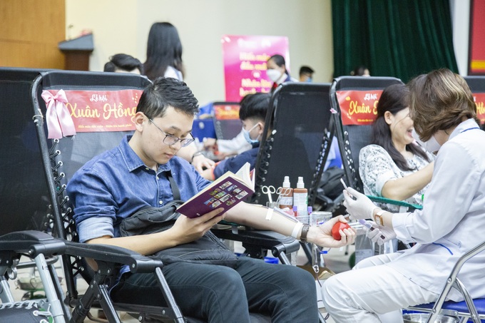 Có thêm 8.000 đơn vị máu cho người bệnh từ Lễ hội Xuân Hồng - 1