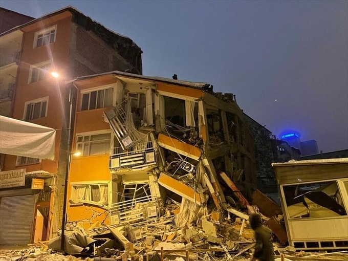118 người thiệt mạng trong trận động đất ở Thổ Nhĩ Kỳ, Syria - 1 118 người thiệt mạng trong trận động đất ở Thổ Nhĩ Kỳ, Syria - 1