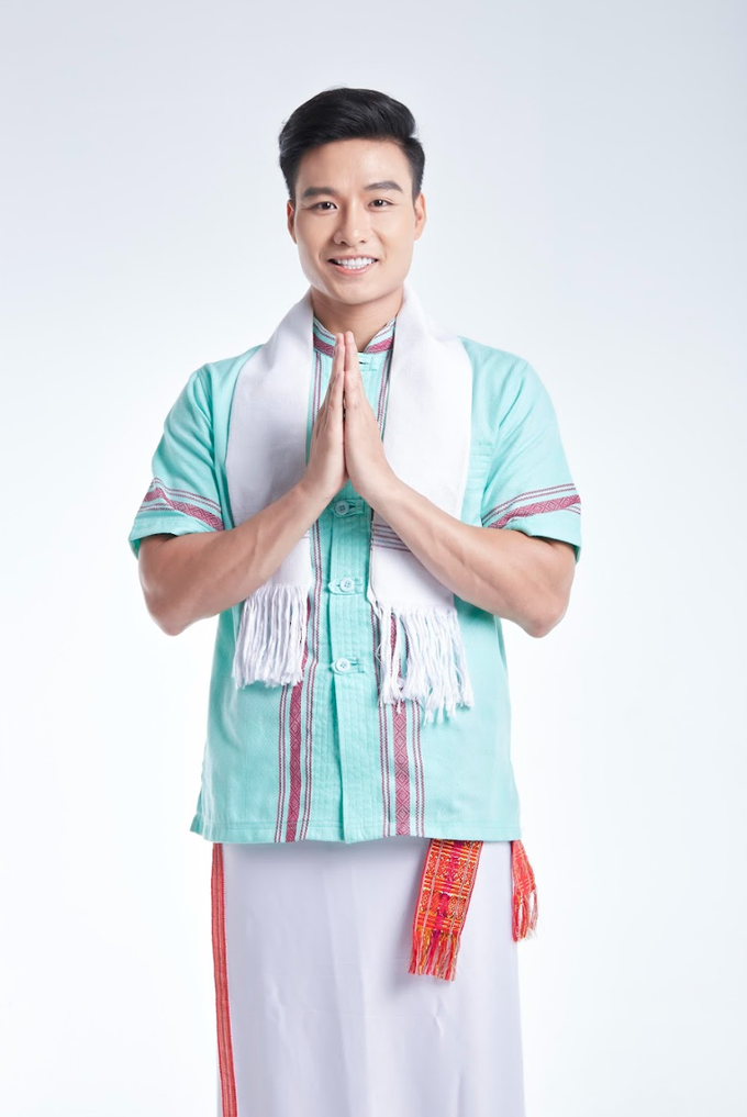 Đạt Kyo, Hữu Anh, Tường Vy, Thanh Nhi biến hóa đa sắc trong trang phục Chăm - 2 Đạt Kyo, Hữu Anh, Tường Vy, Thanh Nhi biến hóa đa sắc trong trang phục Chăm - 2