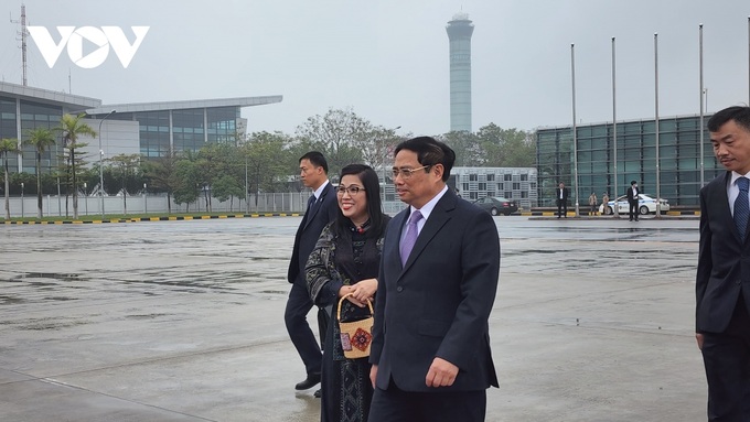 Thủ tướng và Phu nhân lên đường thăm chính thức Singapore và Brunei - 2 Thủ tướng và Phu nhân lên đường thăm chính thức Singapore và Brunei - 2