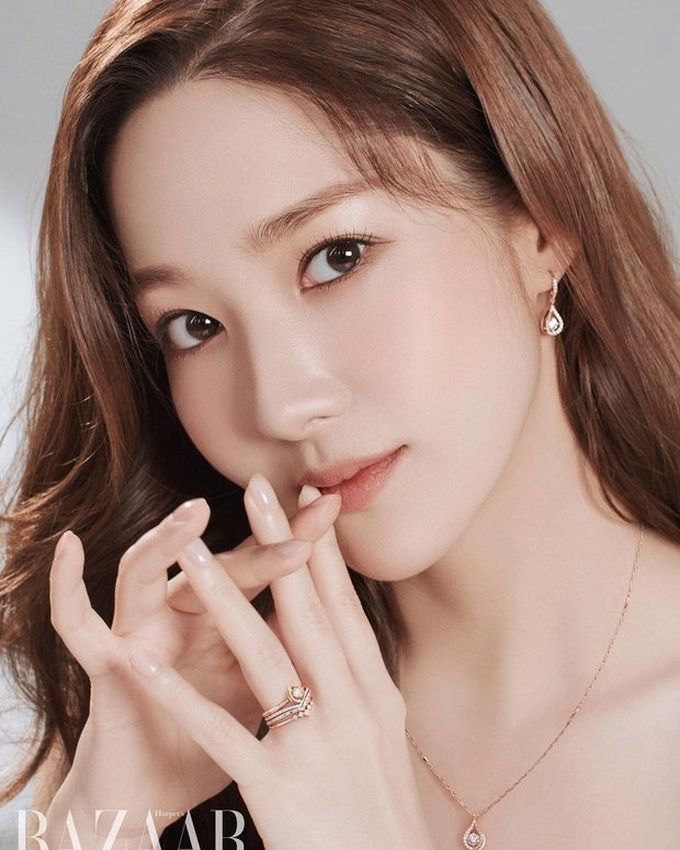 park-min-young-1-1676520454318.jpg