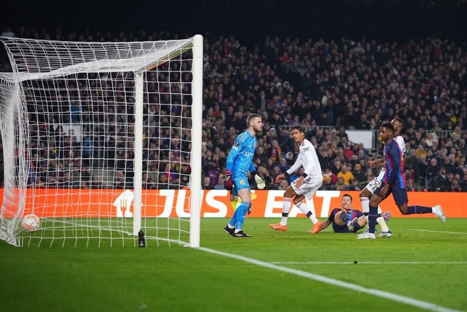 Rượt đuổi nghẹt thở, Man Utd hòa trên sân Barcelona - 5
