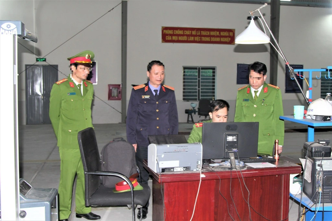 Bắt lãnh đạo trung tâm đăng kiểm xe cơ giới tại Nghệ An - 1