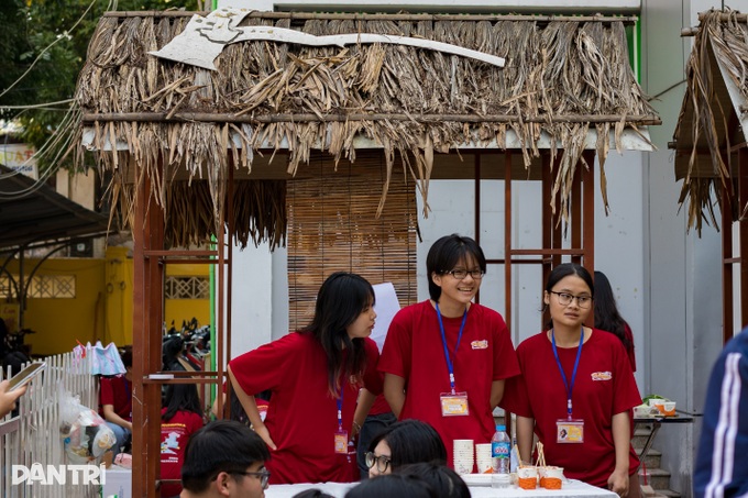 Học sinh Hà Nội kết bạn, làm đồ thủ công tại ngày hội văn hóa Hàn Quốc - 4