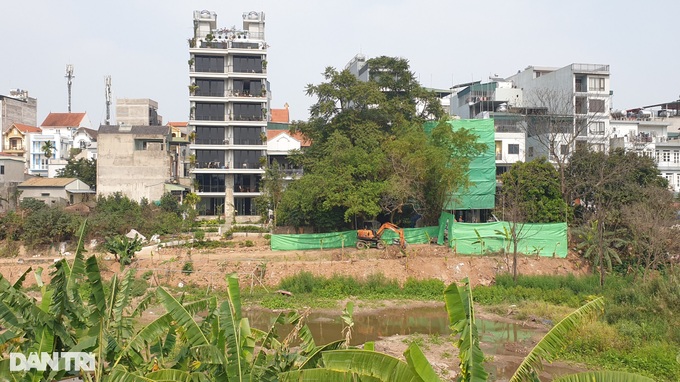 Hà Nội: Đổ đất lấn hồ bơi Quảng Bá để làm đường vào nhà? - 3 Hà Nội: Đổ đất lấn hồ bơi Quảng Bá để làm đường vào nhà? - 3