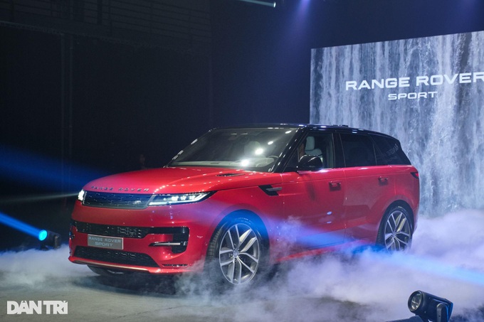 Range Rover Sport 2023 giá từ 7,3 tỷ đồng, khách mua phải chờ hơn nửa năm - 1