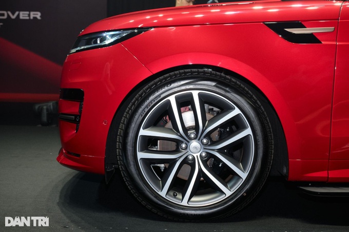 Range Rover Sport 2023 giá từ 7,3 tỷ đồng, khách mua phải chờ hơn nửa năm - 5 Range Rover Sport 2023 giá từ 7,3 tỷ đồng, khách mua phải chờ hơn nửa năm - 5