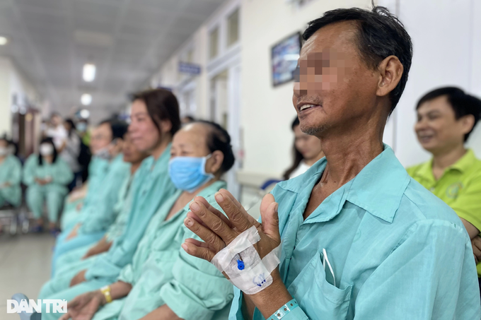 Thiếu thuốc và thiết bị: Bệnh viện Chợ Rẫy cứu bệnh nhân ung thư thế nào? - 3 Thiếu thuốc và thiết bị: Bệnh viện Chợ Rẫy cứu bệnh nhân ung thư thế nào? - 3