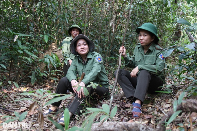 Những bông hồng thép chung lời thề giữ rừng - 4 Những bông hồng thép chung lời thề giữ rừng - 4