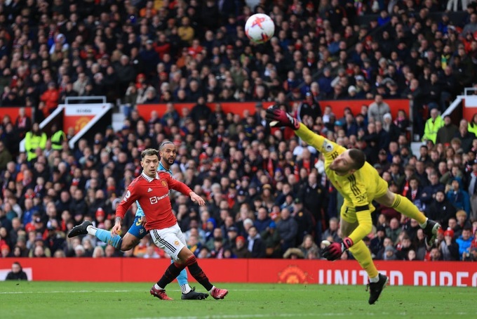 Casemiro bị đuổi, Man Utd chia điểm với Southampton - 2