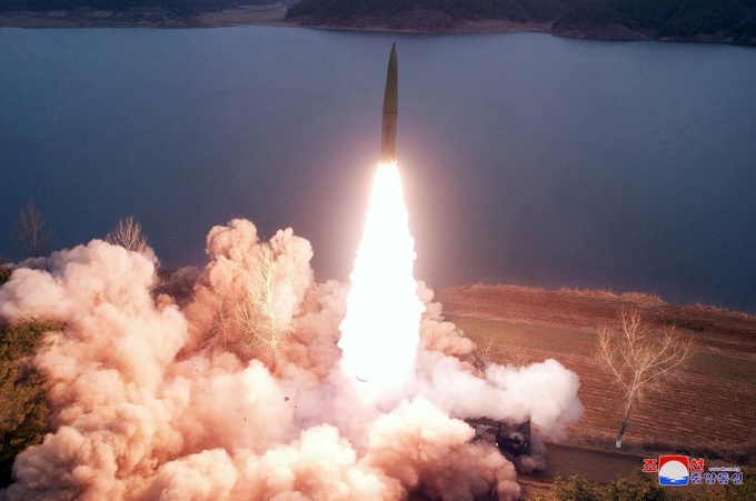 Triều Tiên phóng tên lửa sau cảnh báo xung đột - 1