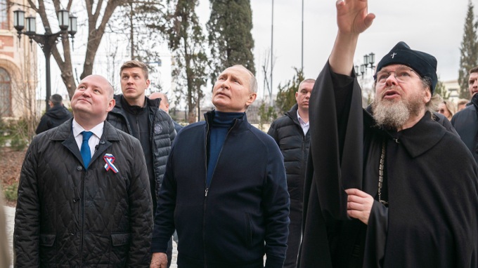 Tổng thống Putin bất ngờ thăm bán đảo Crimea - 1