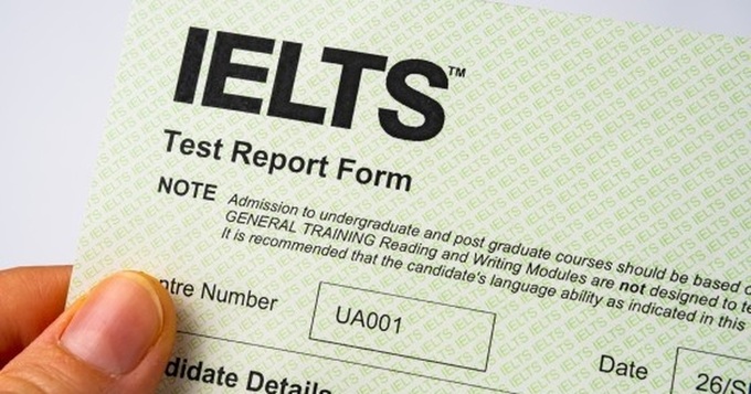 Bị giữ chứng chỉ IELTS để kiểm tra, học sinh sợ không kịp xét tuyển đại học - 1