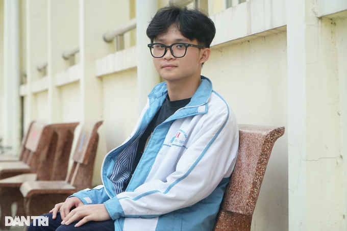 Nam sinh dành tặng giải quốc gia đến người cha liệt sĩ Trường Sa - 2 Nam sinh dành tặng giải quốc gia đến người cha liệt sĩ Trường Sa - 2