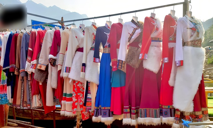 Trào lưu mặc đồ Mông Cổ trên sông Nho Quế gây tổn thương giá trị văn hóa - 2