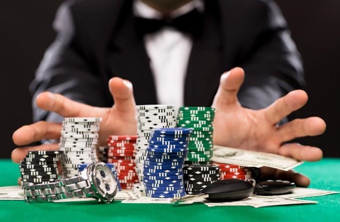 Từ vụ nhóm golfer bị bắt ở Vĩnh Phúc: Được chơi poker ở đâu và khi nào? - 2