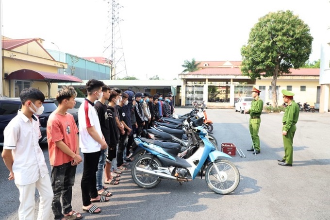 Khởi tố vụ án 34 thanh thiếu niên cầm hung khí giải quyết mâu thuẫn - 1