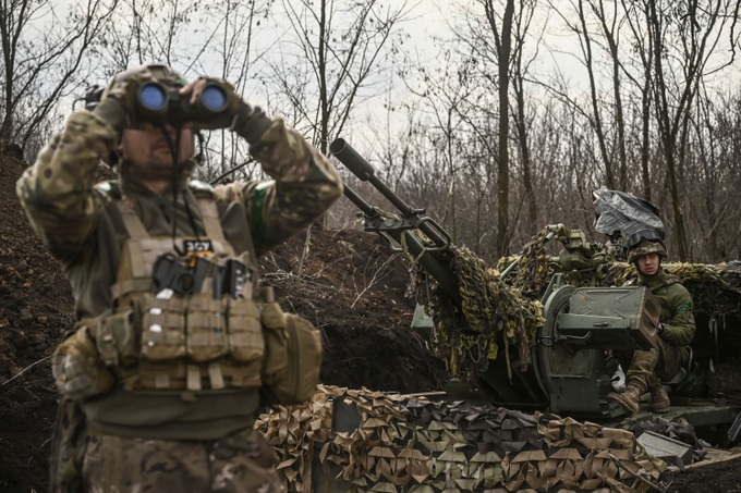 Nga dồn lực tấn công, tướng Ukraine thừa nhận trả giá đắt ở Bakhmut - 1