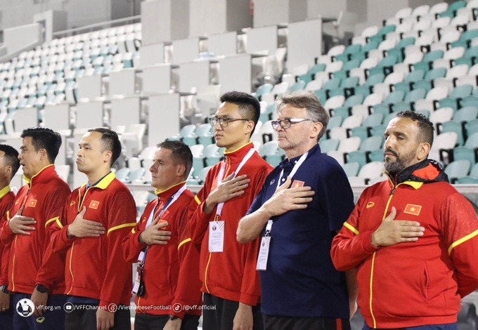 HLV Troussier: Tôi hài lòng dù U23 Việt Nam thua đậm UAE - 1