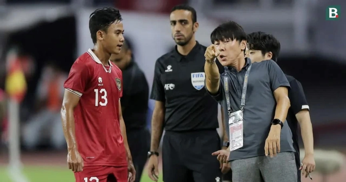 HLV Shin mong FIFA không tước quyền đăng cai World Cup của Indonesia - 1
