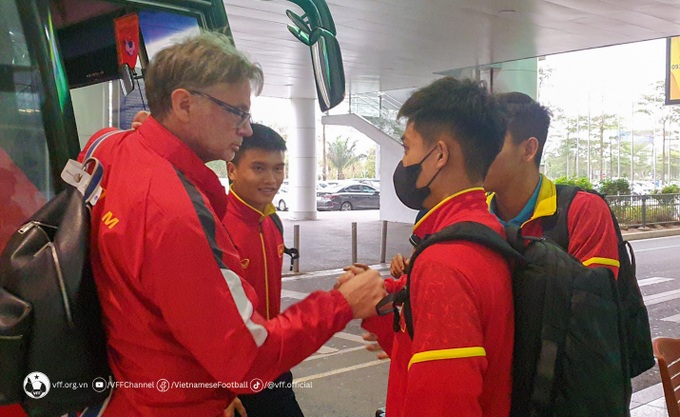 U23 Việt Nam trắng tay ở Doha Cup, HLV Philippe Troussier nói lời gan ruột - 1