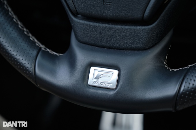 Trải nghiệm Lexus ES 250 F Sport: Lái hay hơn nhưng vẫn thiếu chút để đã - 12 Trải nghiệm Lexus ES 250 F Sport: Lái hay hơn nhưng vẫn thiếu chút để đã - 12