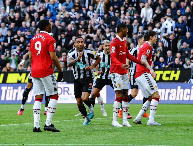 Man Utd thua đau đớn trên sân Newcastle - 4