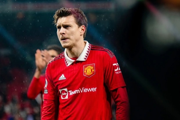 Coach Ten Hag made a tough decision with 3 Man Utd stars - 2