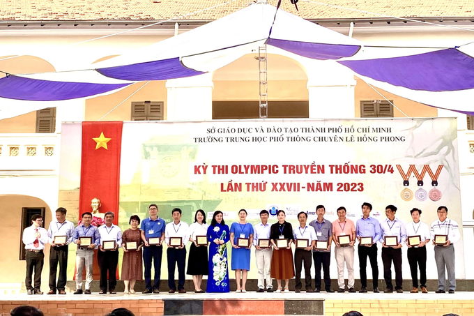 54 học sinh đi thi, 51 em đoạt giải Olympic 30/4 - 1