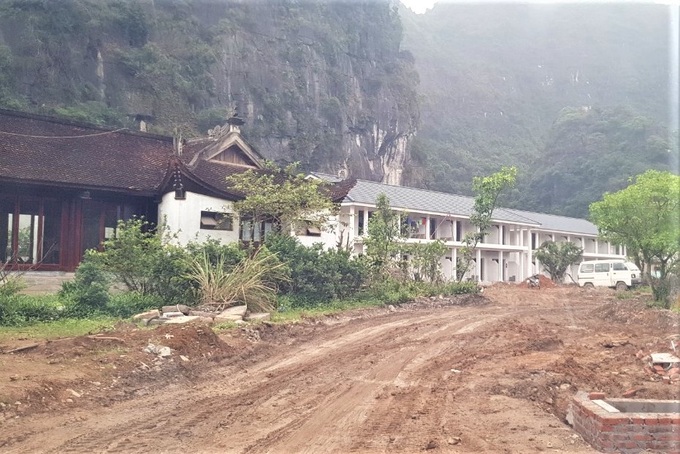 Nhan nhản công trình xâm hại Di sản thế giới Tràng An - 1 Nhan nhản công trình xâm hại Di sản thế giới Tràng An - 1