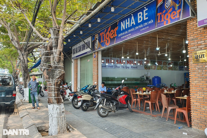 Tại sao quán Tám Mẹo được nhắc đến trong top 4 quán hải sản ở Nha Trang?
