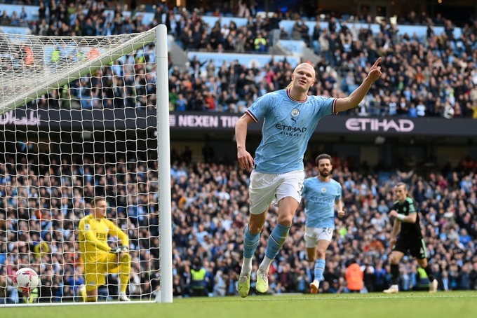 Haaland lập kỷ lục ở Premier League, Man City áp sát Arsenal - 2