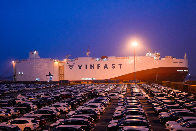 1.800 xe VinFast VF 8 sắp xuất sang Mỹ và Canada, có điểm hơn bản Việt Nam - 1