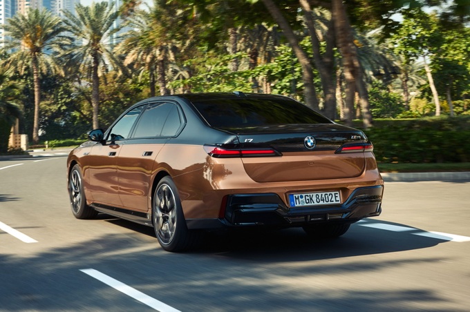 Xe điện BMW i7 M70 xDrive chào sân, sở hữu công suất 650 mã lực - 11