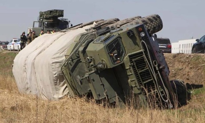 Binh sĩ Nga nghi say rượu làm lật tổ hợp "rồng lửa" S-400 trên đường