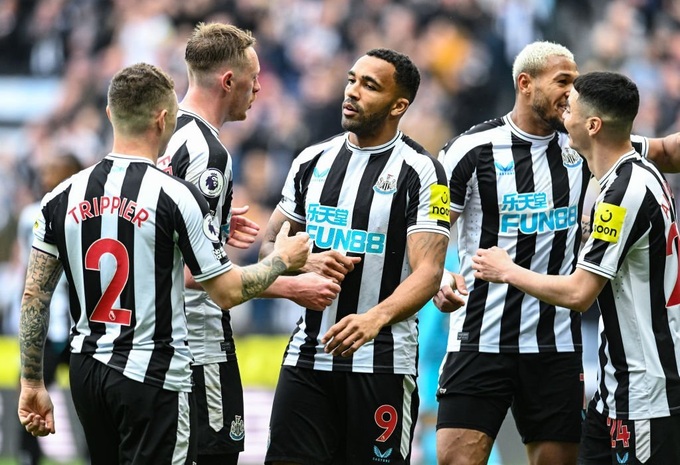 Newcastle thắng hủy diệt 6-1 trước Tottenham - 1