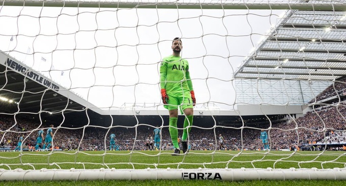 Newcastle thắng hủy diệt 6-1 trước Tottenham - 2