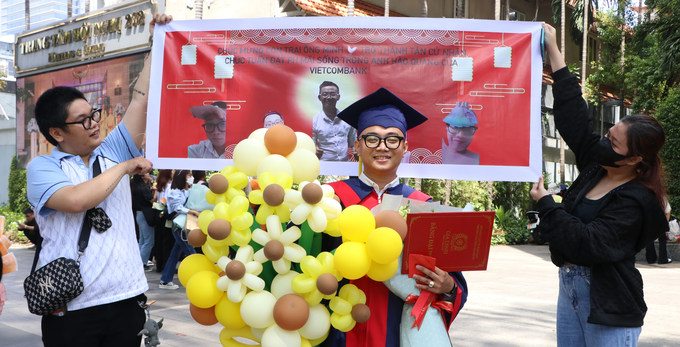 Bài học đặc biệt lấy đi nước mắt của tân khoa trong lễ tốt nghiệp đại học - 8