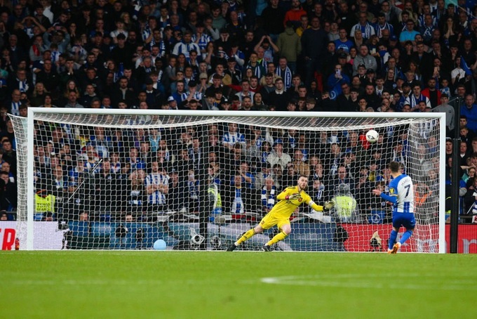 Man Utd vào chung kết FA Cup sau loạt luân lưu nghẹt thở - 4