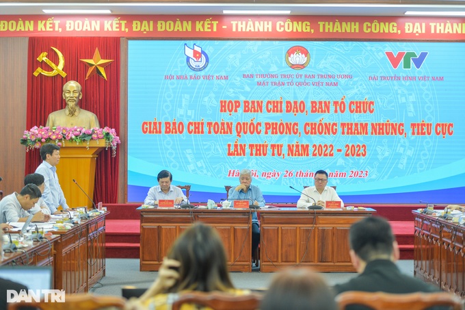 Một bộ phận cán bộ làm việc đùn đẩy, sợ sai nên không dám làm - 2 Một bộ phận cán bộ làm việc đùn đẩy, sợ sai nên không dám làm - 2