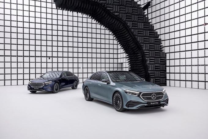 Soi chi tiết Mercedes E-Class 2024 mới ra mắt, nhiều công nghệ độc lạ - 1