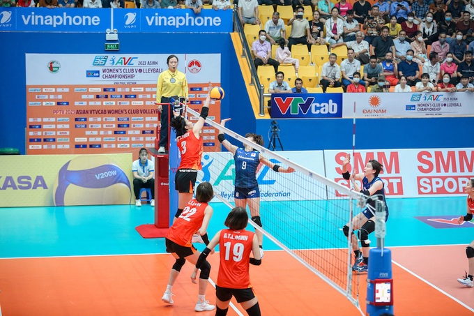 Đội tuyển bóng chuyền nữ Việt Nam gây sốc trước SEA Games 32 - 1