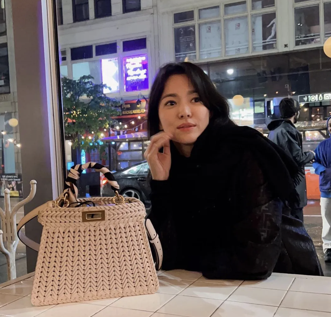 Song Hye Kyo đẹp như nàng thơ, gây chú ý tại Met Gala 2023 - 7