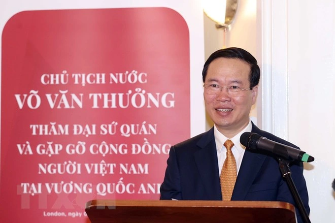 Chủ tịch nước thăm Đại sứ quán và cộng đồng người Việt tại Anh - 2