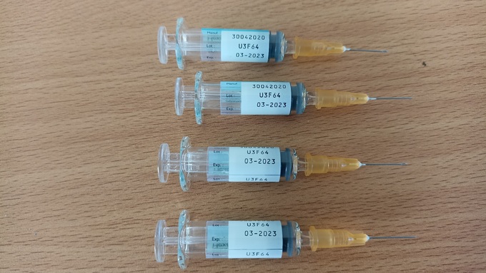4 trẻ nhập viện sau khi tiêm vaccine hết hạn sử dụng - 1