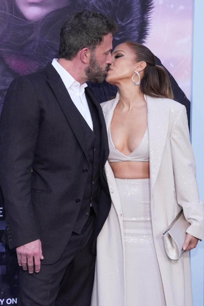 Married for a year, Jennifer Lopez and Ben Affleck have shown signs of breaking - 2