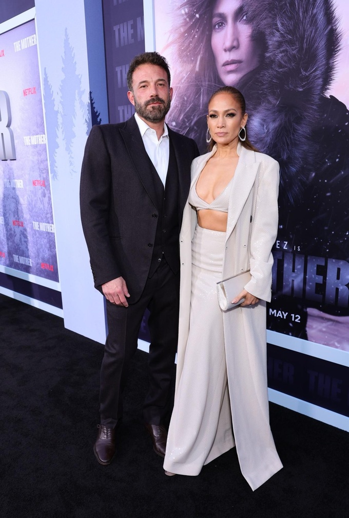 Married for a year, Jennifer Lopez and Ben Affleck have shown signs of breaking - 7